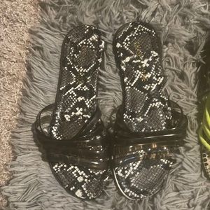 Print sandals